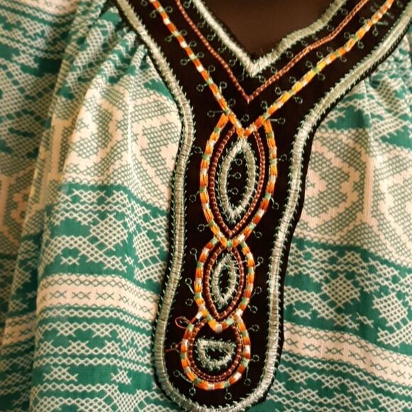 Blue rain Aztec design top - Picture 2 of 8